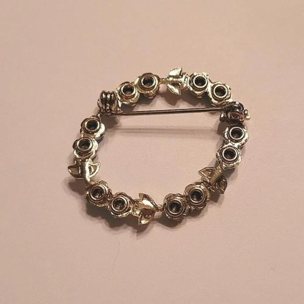 Vintage Gold‎ Tone Aurora Borealis Rhinestone Wreath Circle Brooch Pin Floral